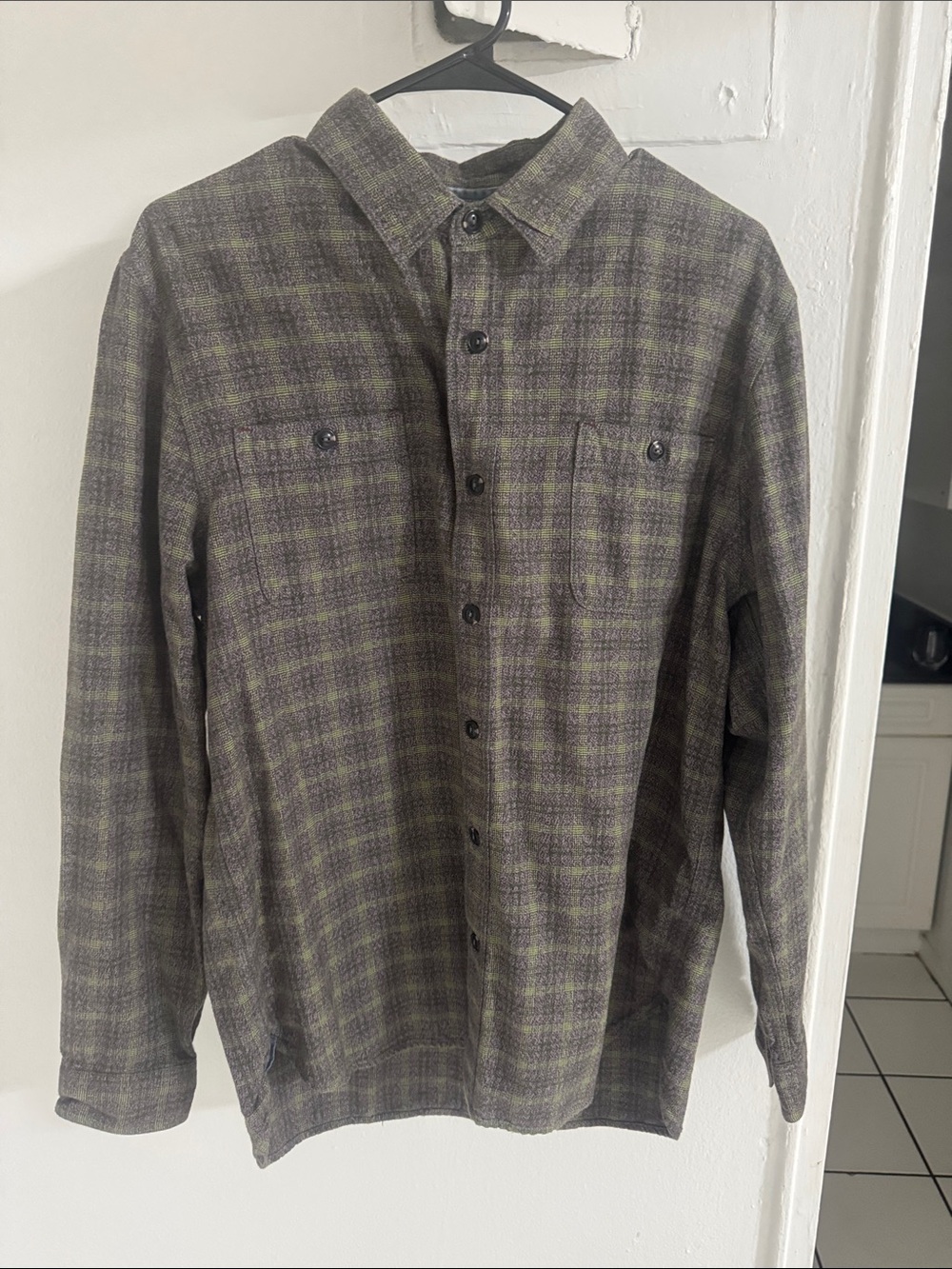 True Grit Men's Plaid Button-Up Shirt - Gray and Green